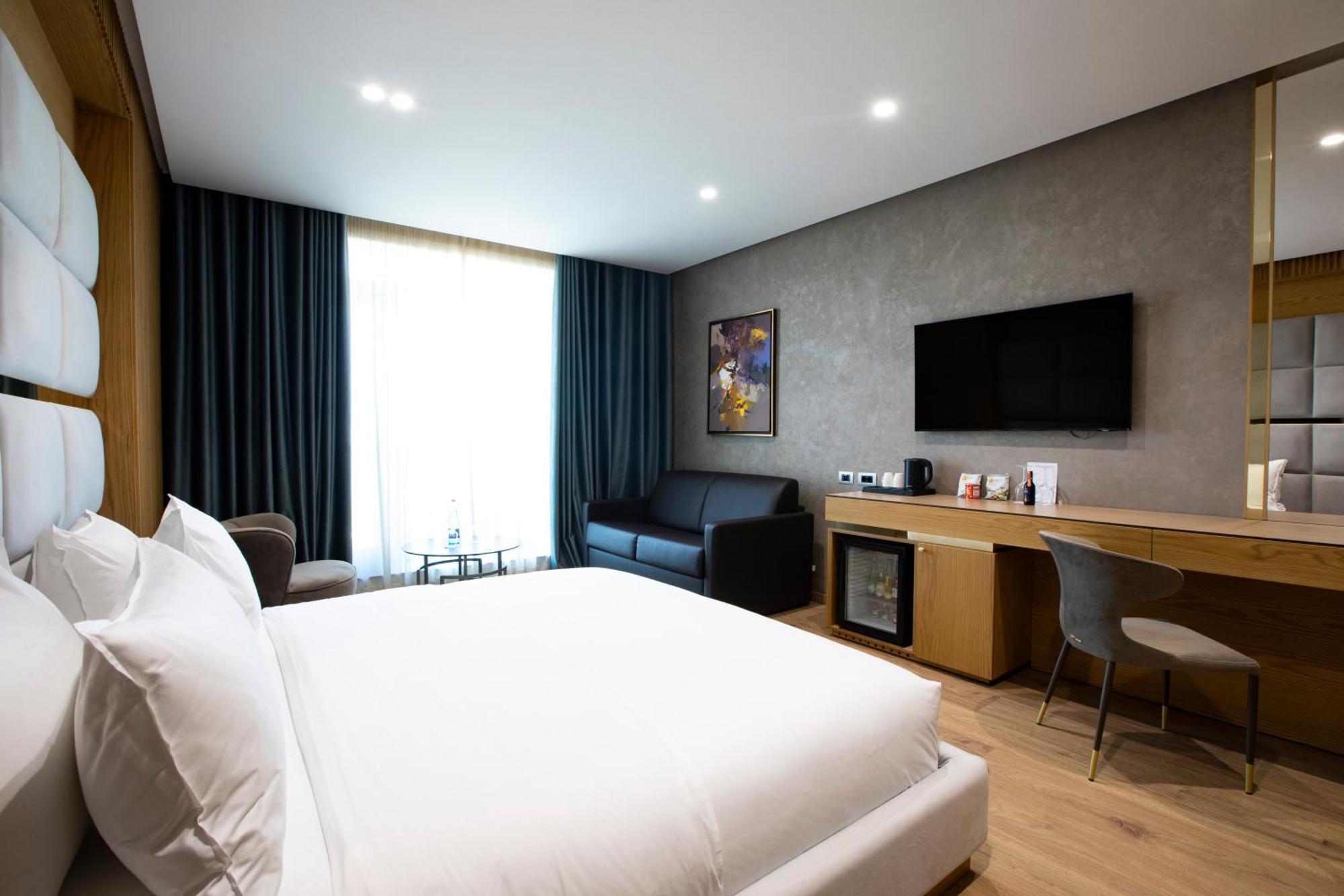 Marinaj Hotel & Spa Tirana Exteriör bild